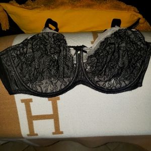 Women's Bra Size 44D
